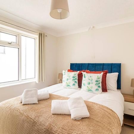 Incredible Sea View 2 Bedroom Beach Apartment 본머스 외부 사진